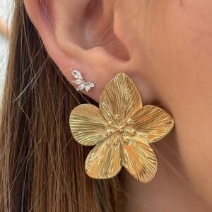 NEW Golden Vintage Retro Style Flowers Statement Earrings